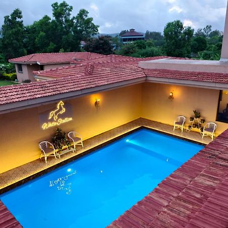 White Stallion Villa Lonavala Exterior photo